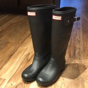 Hunter Women’s Original Tall Rain Boot in Black